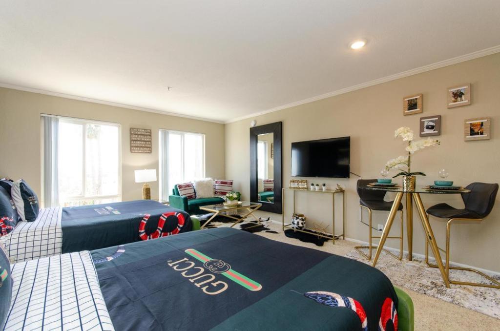 Apartmán Gucci Mickey And Maxico Lofts Free Parking And Wifi Los Angeles Exteriér fotografie